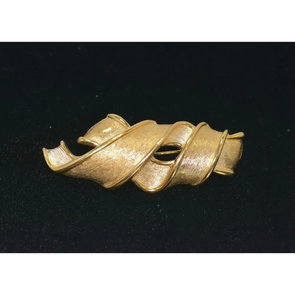 Givenchy Paris New York Designer Gold Ribbon Pin Brooch